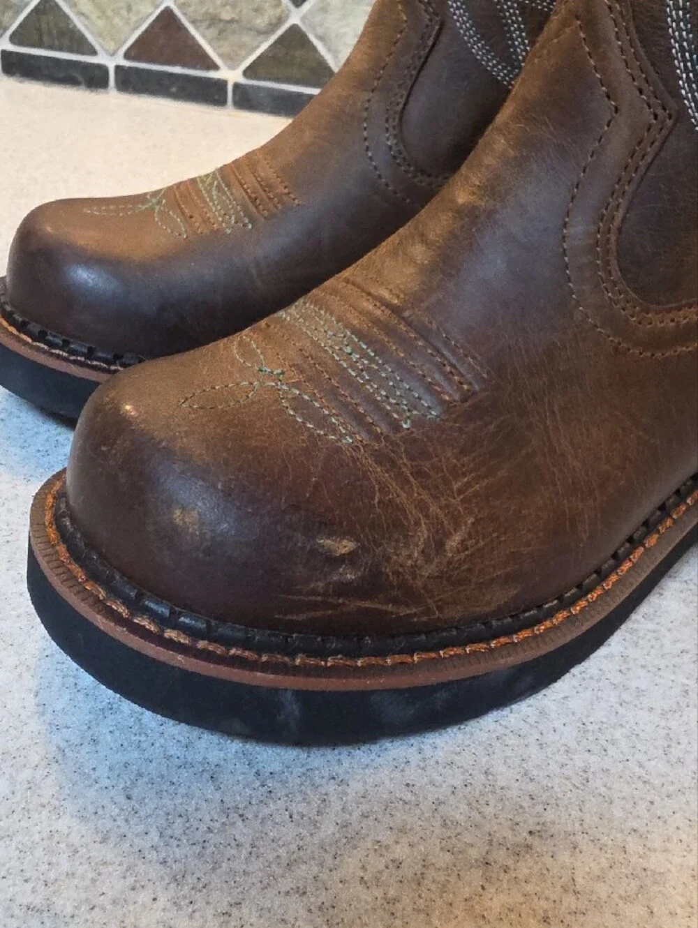 Ariat kid western